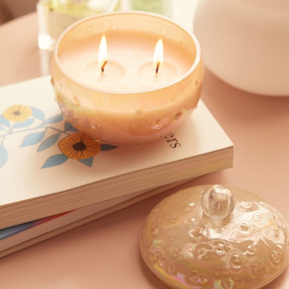 Urban outfitters Dew Drop 6oz Candle, NEW! - Picture 2 of 2